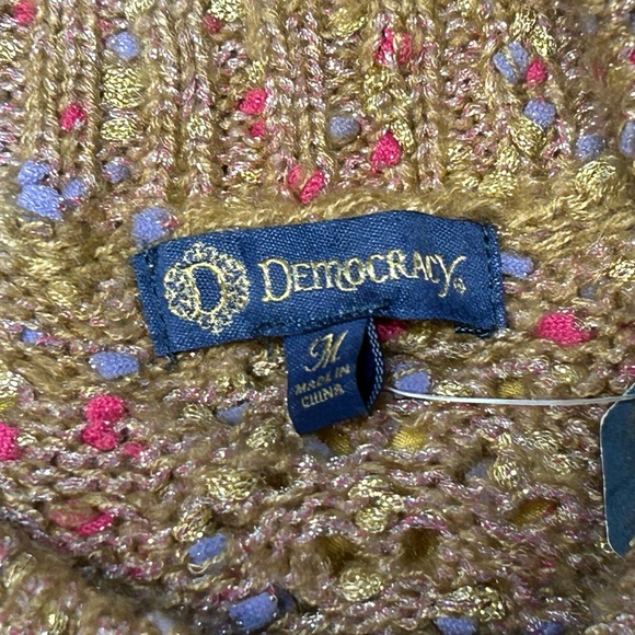 Democracy Open Weave Sweater Size Medium - Picture 5 of 9